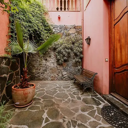 Homeforguest Rural House With Garden El Laurel Apartament